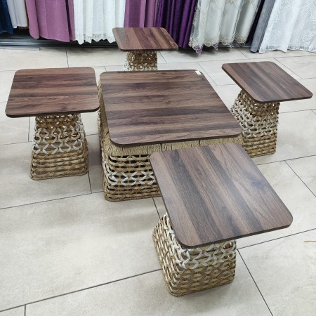 طقم طاولة وسط مربع مع 4 اسكملات مخروط صنارة نسيج قش مجدول