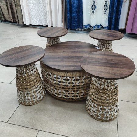 طقم طاولة وسط مدور مع 4 اسكملات مخروط صنارة نسيج قش مجدول
