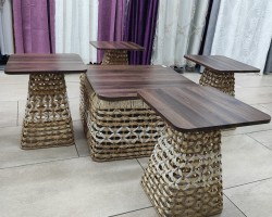 طقم طاولة وسط مربع مع 4 اسكملات مخروط صنارة نسيج قش مجدول