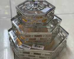 طقم مضايف - صواني تفضيل مدور / سداسي ذهبي او فضي مع غطا زجاج 3 قطع