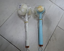 فرشاة استحمام للجسم مع ليفة يد طويل