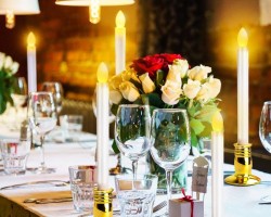 شمع الكتروني طوبا مضيء مع قاعدة ذهبية قطعتين